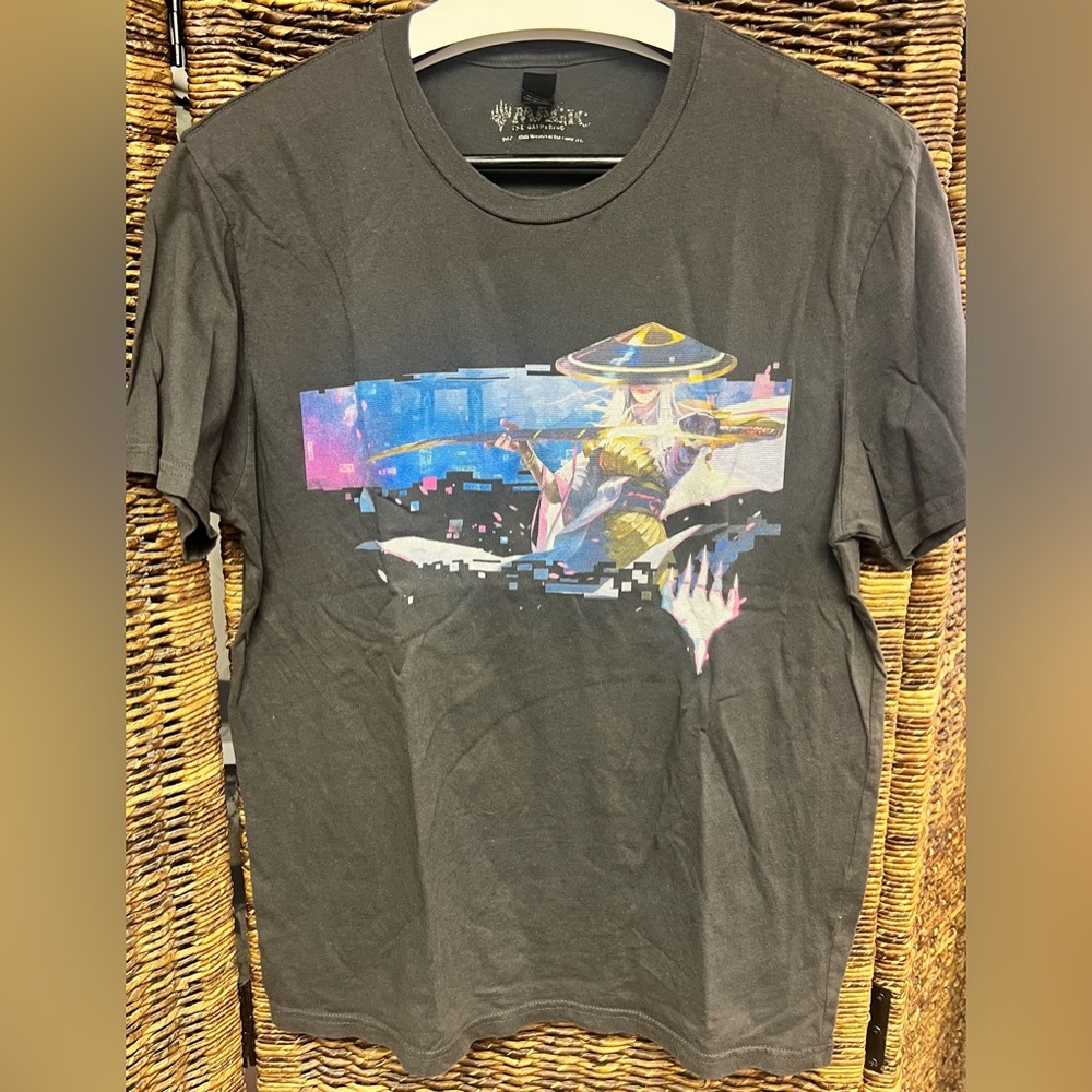 Magic Gathering- District Threads Medium, Black w/Fade
